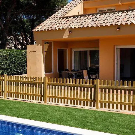 Con Piscina A 120m De La Playa De By La Costa Villa