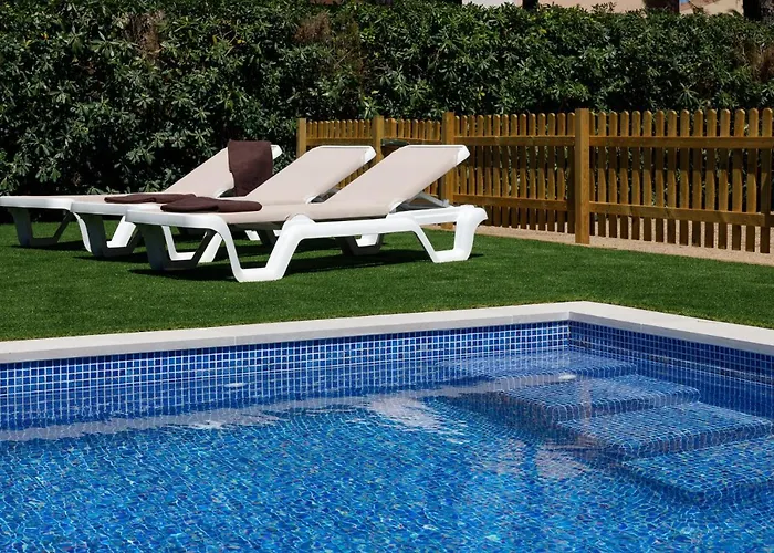Con Piscina A 120m De La Playa De By La Costa
