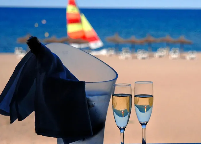 Con Piscina A 120m De La Playa De By La Costa فيلة